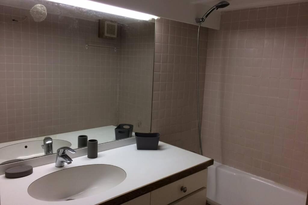 Appartement A 100 M Du Village De ปอร์เกรอล ภายนอก รูปภาพ